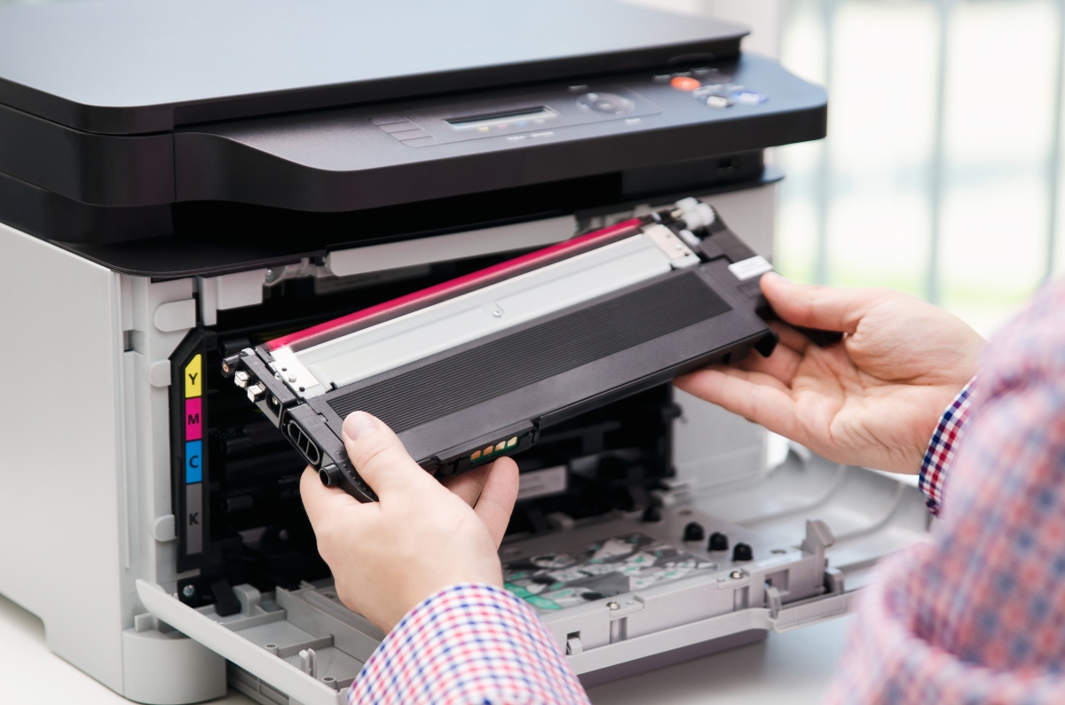 Toner-bei-Lasersdrucker-tauschen